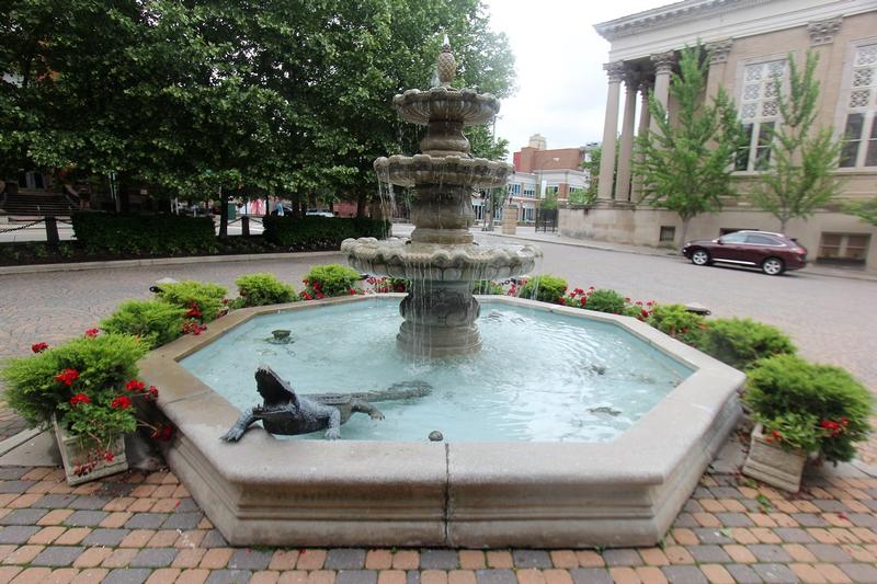 Jefferson Hotel alligator fountain - Richmond - History's Homes