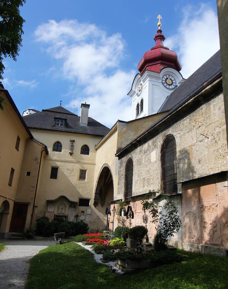 Nonnberg Abbey Courtyard - Salzburg - History's Homes