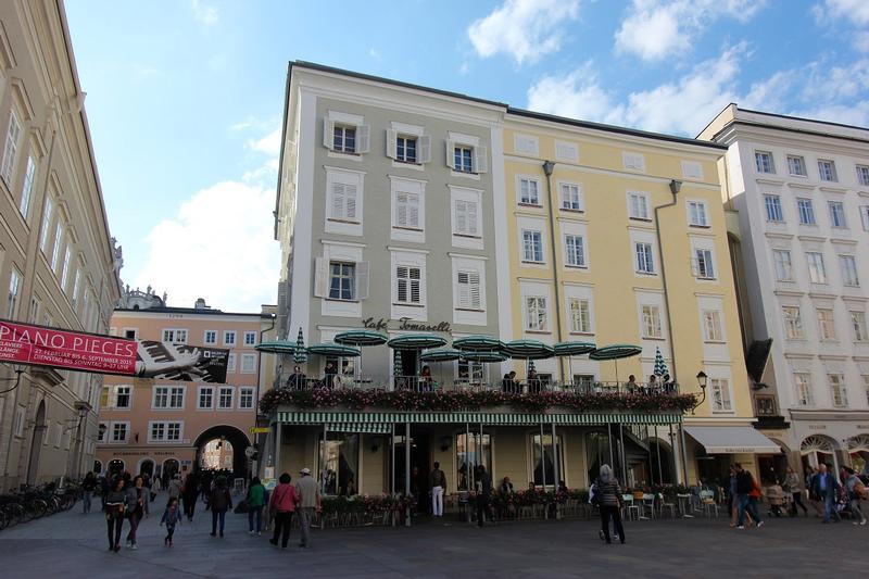 Cafe Tomaselli - Salzburg - History's Homes