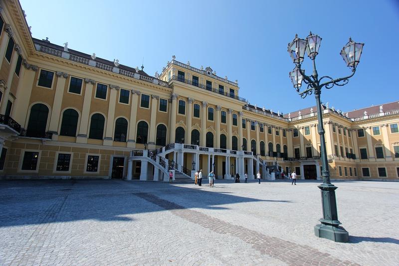 Schönbrunn Palace - Vienna - History's Homes