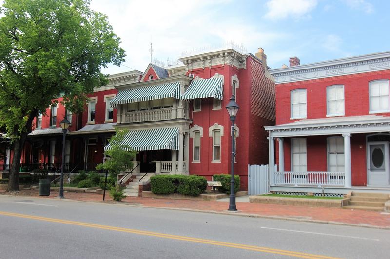 Maggie L. Walker House side - Richmond - History's homes