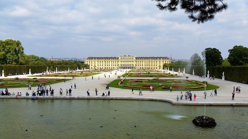 Schönbrunn Palace - Vienna - History's Homes