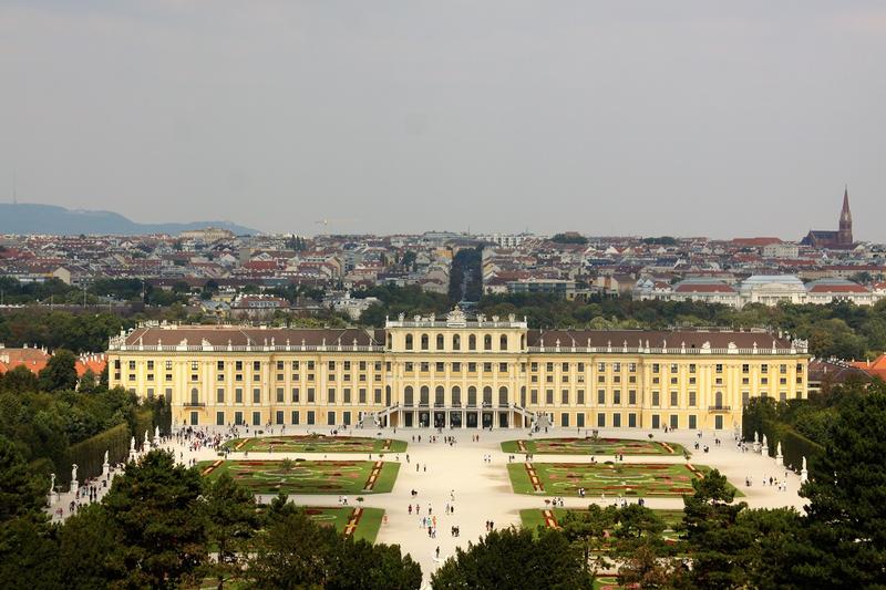 Schönbrunn Palace - Vienna - History's Homes