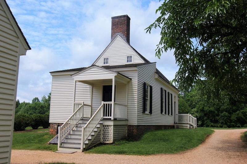 Red Hill main house side - Brookneal - History's Homes