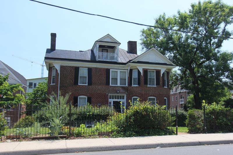 Georgia O'Keeffe Home - Charlottesville - History's Homes