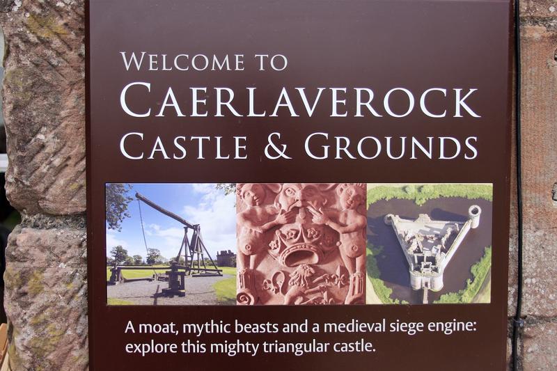 Caerlaverock Castle - Scotland - History's Homes