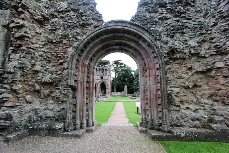 Dryburgh Abbey - Melrose - History's Homes