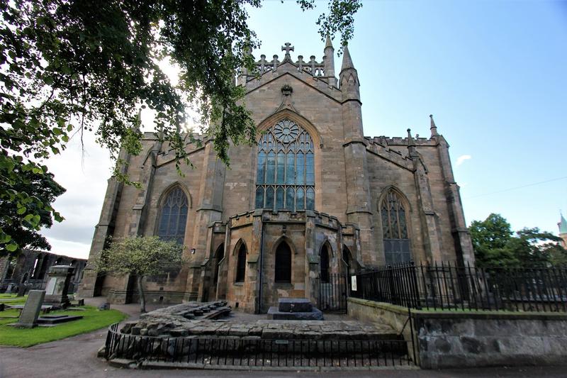 Dunfermline Abbey - Scotland - History's Homes