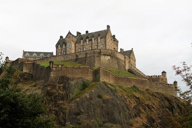 Edinburgh Castle - Edinburgh - History's Homes