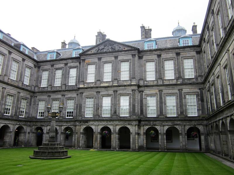 Palace of Holyroodhouse courtyard - Scotland - History's Homes