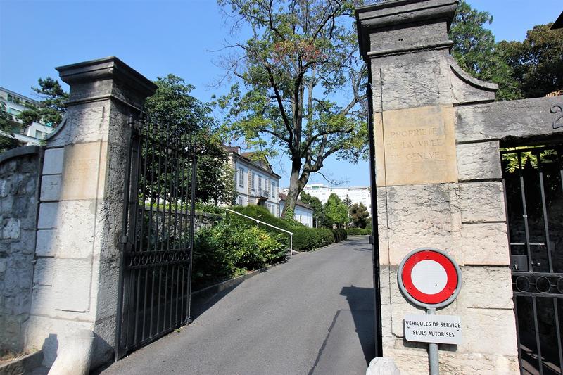 Les Délices Entrance - Geneva - History's Homes