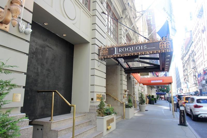 Iroquois Hotel - Manhattan - History's Homes