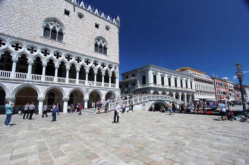 Doge's Palace - Venice - History's Homes