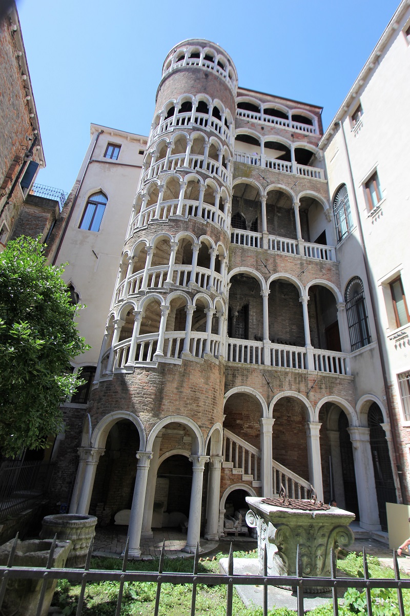 Palazzo Contarini del Bovolo - Venice - History's Homes