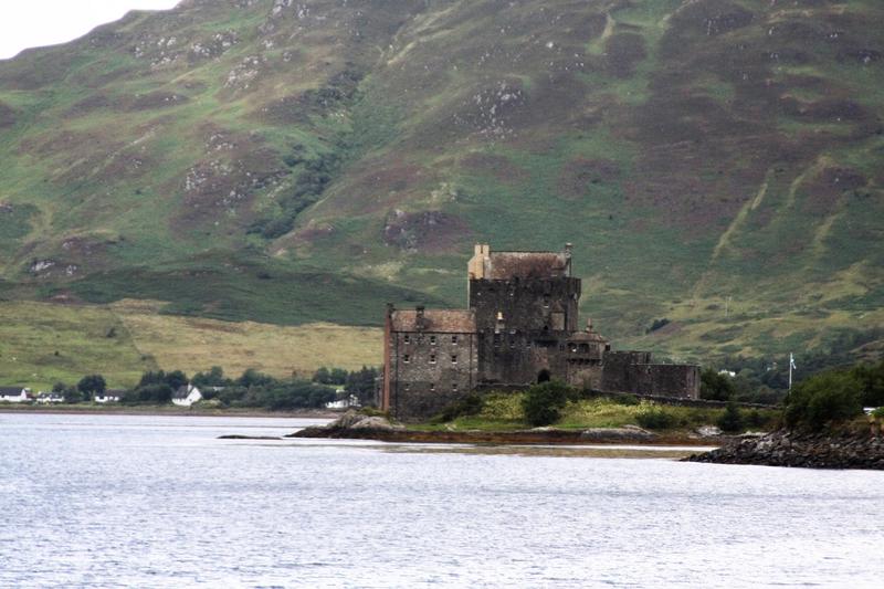 Eilean Donan Castle - Scotland - History's Homes