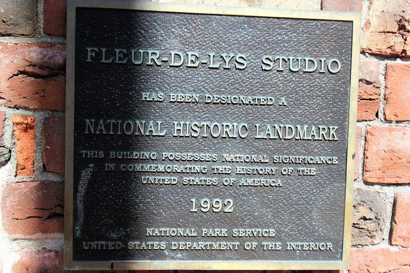 Fleur-de-lys Studio plaque - Providence - History's Homes