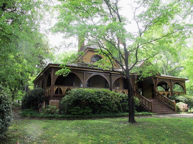 The Wren's Nest side view - Atlanta - History's Homes