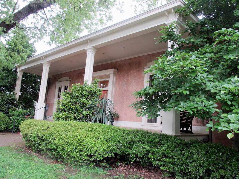 L.P. Grant Mansion side - Atlanta - History's Homes